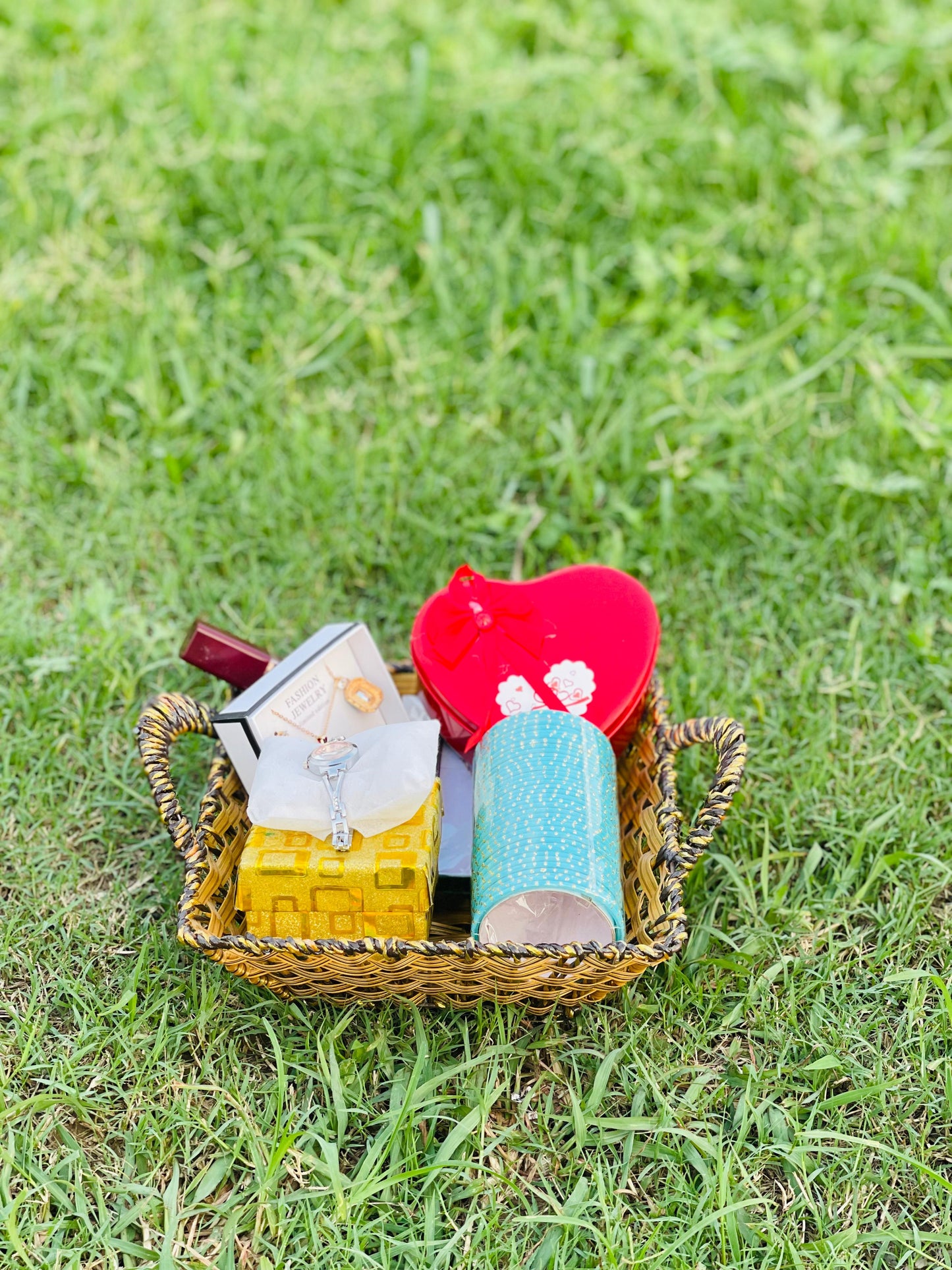 Girls' Gift Basket – A Touch of Elegance & Delight