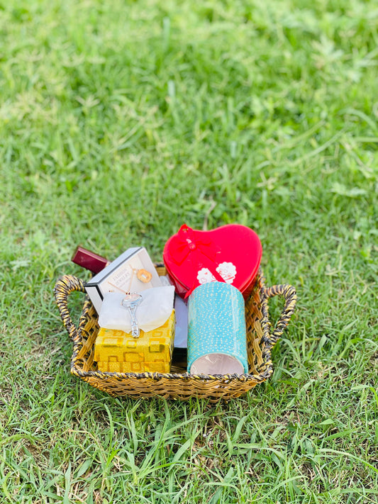 Girls' Gift Basket – A Touch of Elegance & Delight