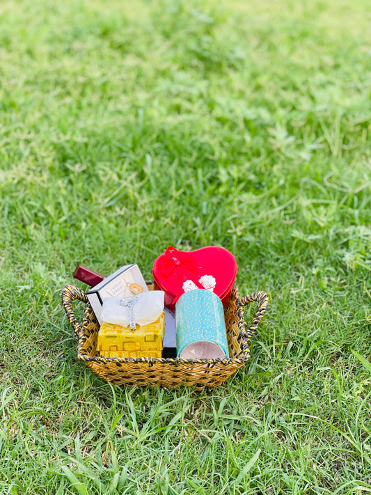 Girls' Gift Basket – A Touch of Elegance & Delight