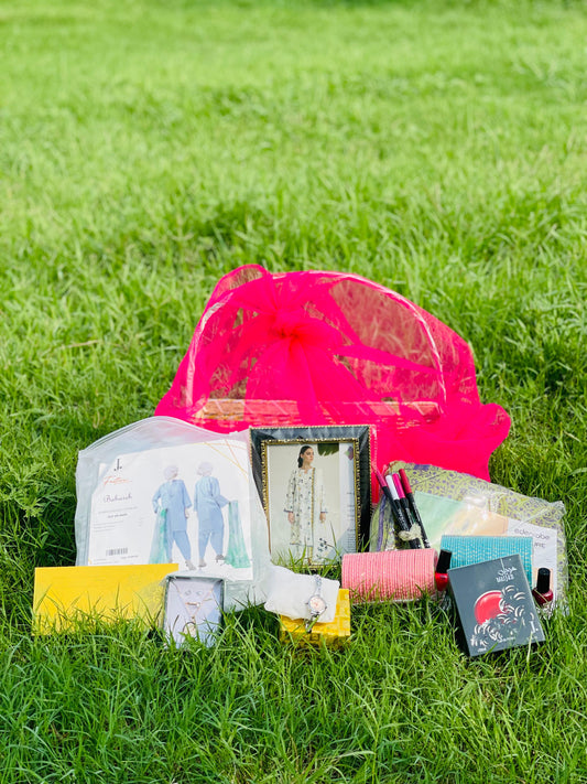Premium Girls' Gift Basket – Branded Elegance in Every Detail