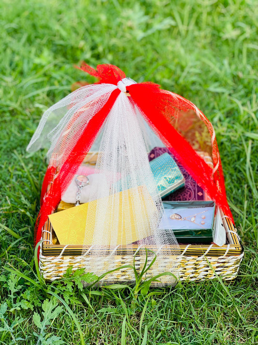 Girls' Gift Basket – Sweet Surprises in Every Detail